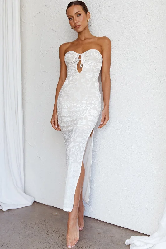 Price Buster Sing To Me Keyhole Bodice Midi Dress White
