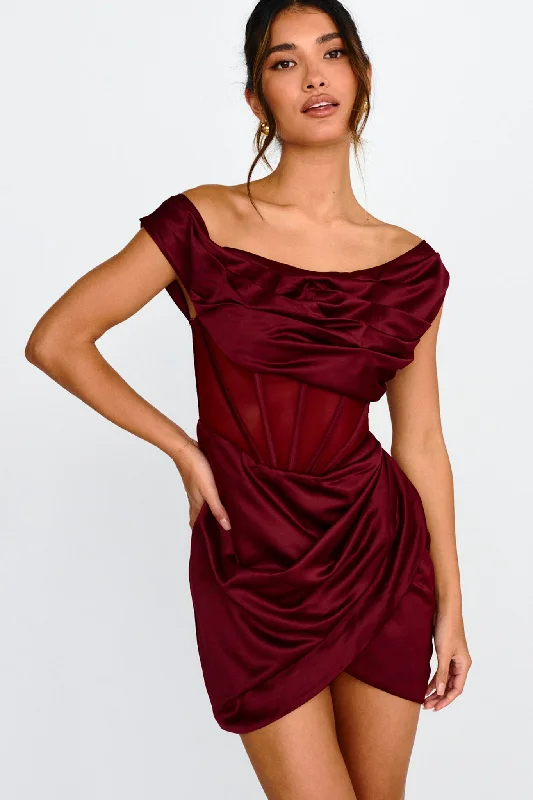 Weekend Deal Lizetta Boat Neck Gathered Mini Dress Burgundy