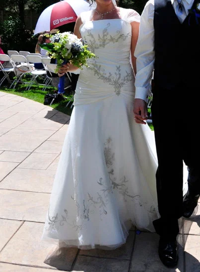 Limited Quantity Other Allure Bridal 8416