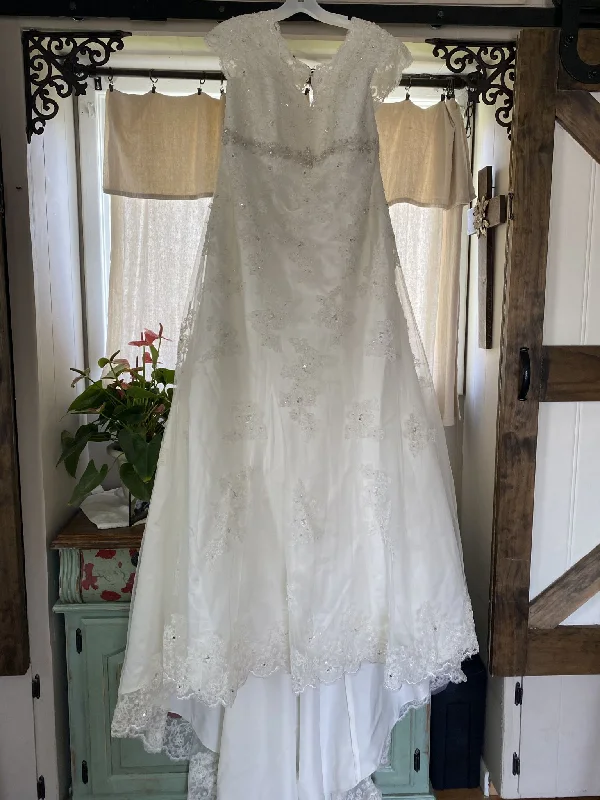 Price Buster David's Bridal 9T3299
