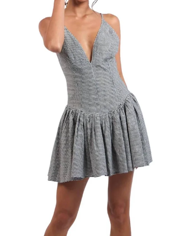 Unbeatable Prices Classic Check Dress In Black/white