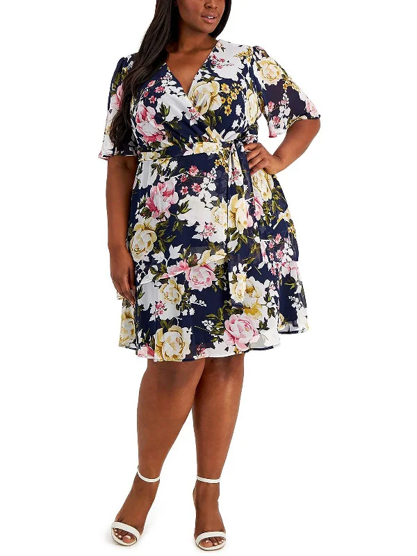 Weekend Special Plus Womens Faux Wrap Knee Fit & Flare Dress