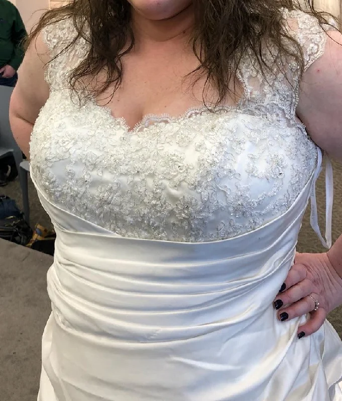 Value Deals David's Bridal 9T3090