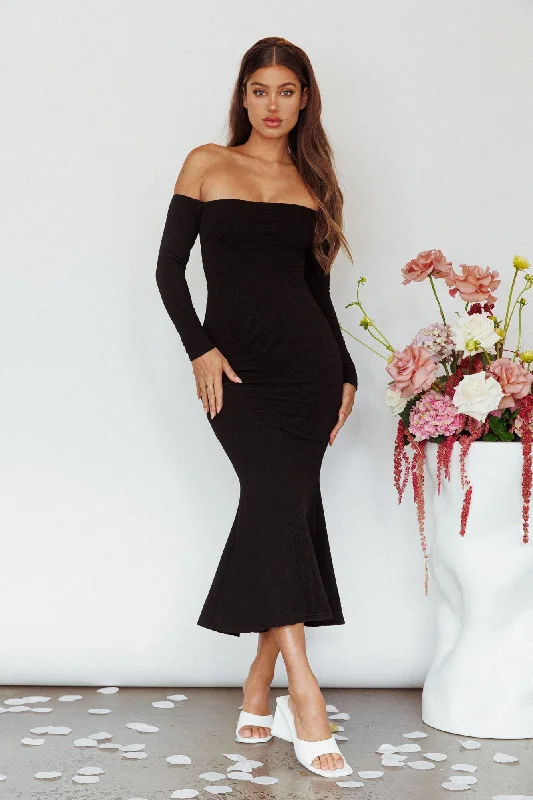Quick Sale Speakeasy Off-Shoulder Maxi Dress Black