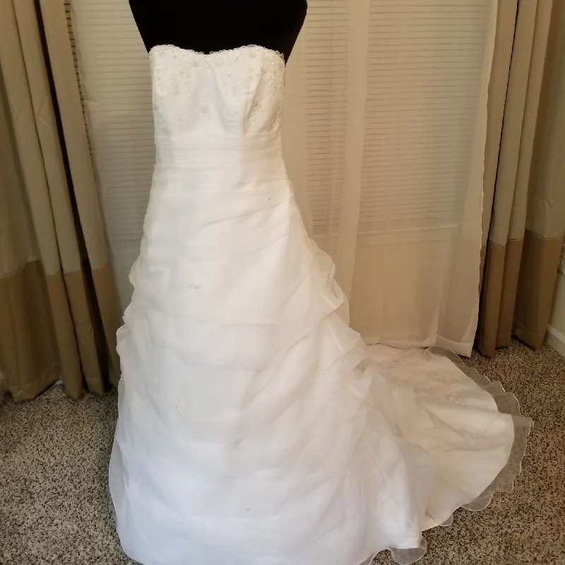 Limited Time Offer David's Bridal 9L9479