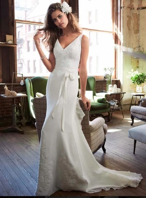 Stock Clearance David's Bridal Galina Chiffon Wedding Gown with Ruffle Detail and