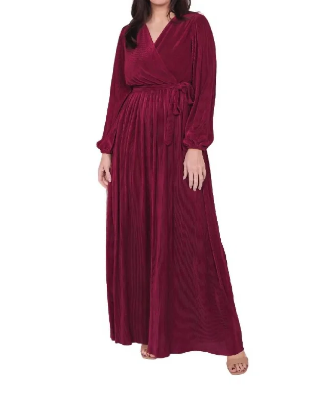 Online Specials Marilyn Dress In Holly Berry