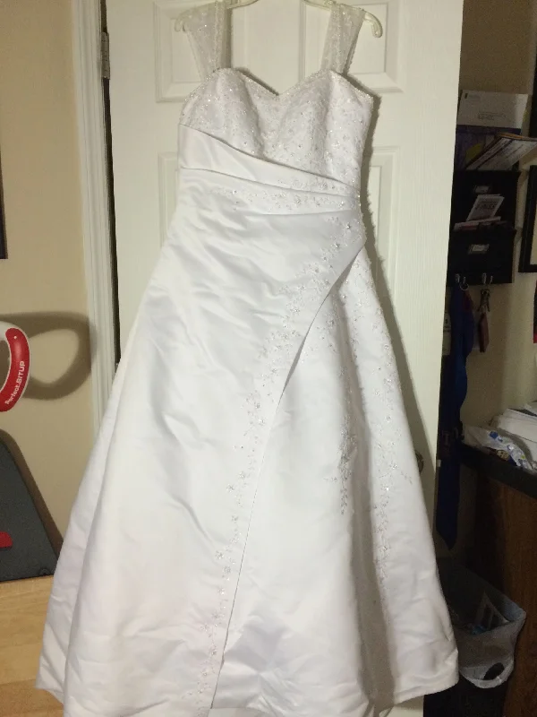 Savings Bonanza David's Bridal Sweet Heart Straight Line Dress
